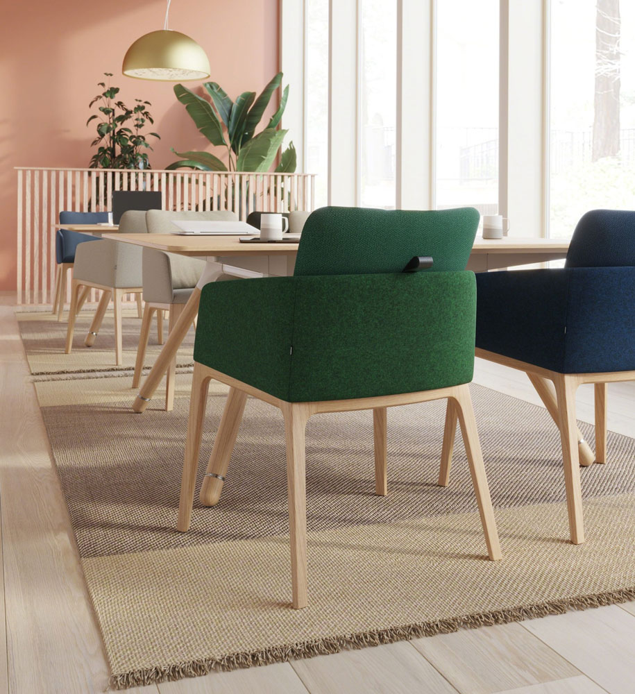 Marien152 Guest Chair by Coalesse